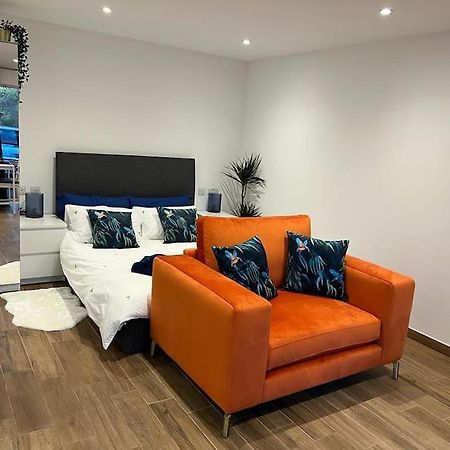 Cosy Detached Annexe With Free Off Street Parking Apartment Milton Keynes Exterior foto