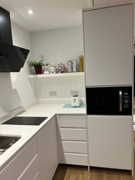 Cosy Detached Annexe With Free Off Street Parking Apartment Milton Keynes Exterior foto